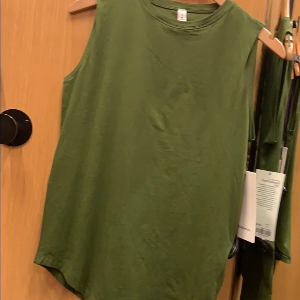Lululemon tank top